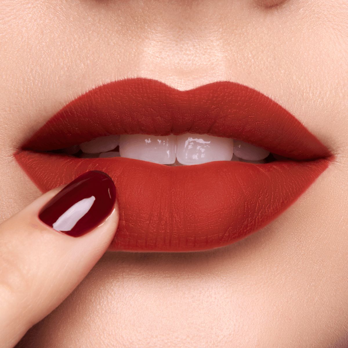 LBEL - Labial Mate Forever Barra 24H Scarlet 2g LBEL