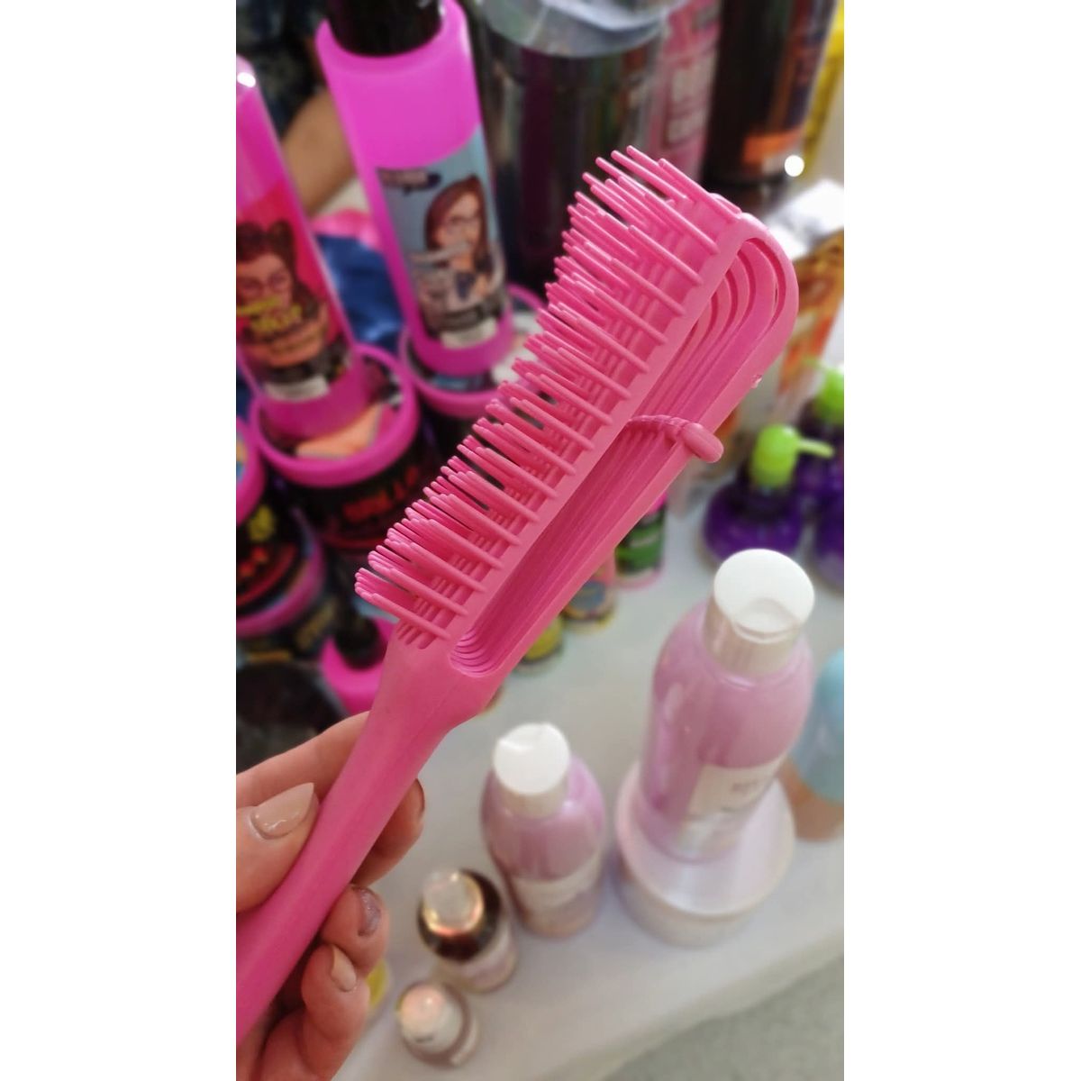 MORITA BAG STORE - CEPILLO FLEXIBLE DESENREDANTE PARA CABELLO RIZADO COLOR ROSADO