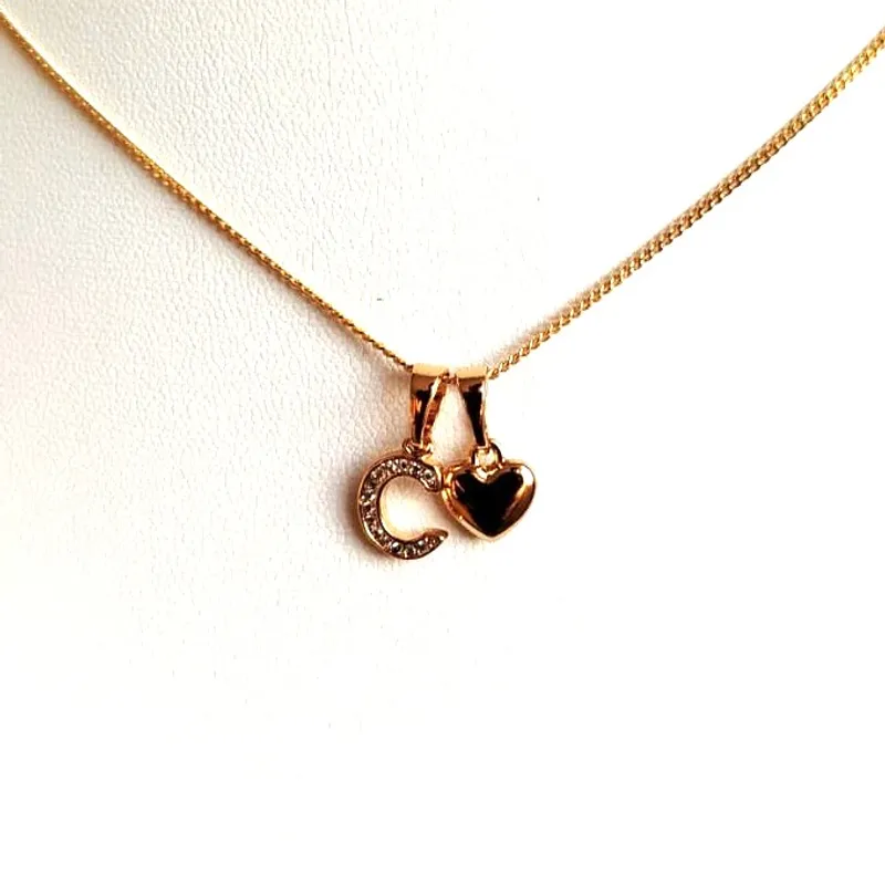 GENERICO - Collar Letra C + Corazon bañado en oro rosa 18 kilates