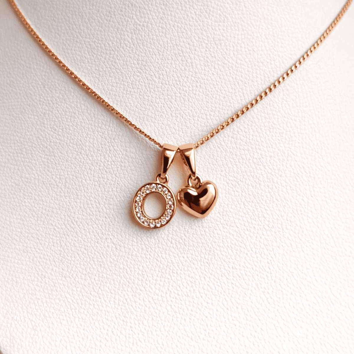 GENERICO - Collar Letra O + Corazon bañado en oro rosa 18 kilates