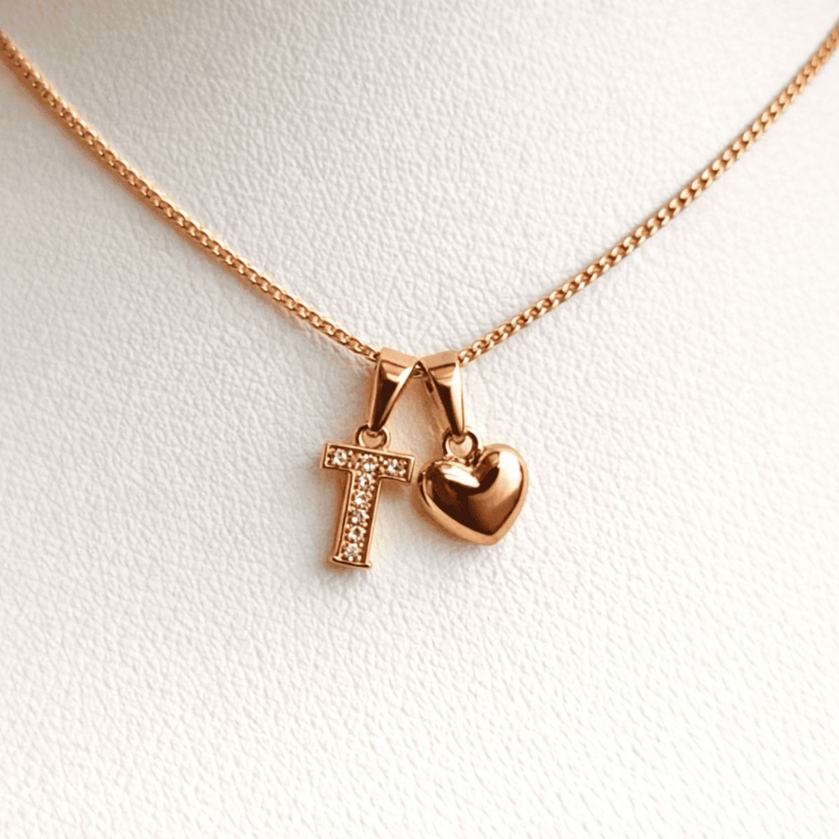 GENERICO - Collar Letra T + Corazon bañado en oro rosa 18 kilates