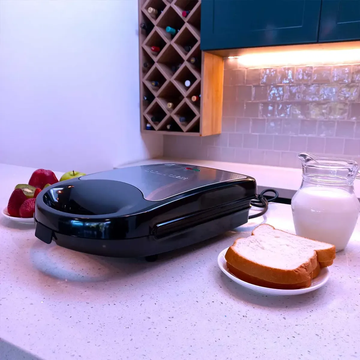 TAURUS - Sandwichera 4 Panes Mod. Negro Taurus Mega Toast