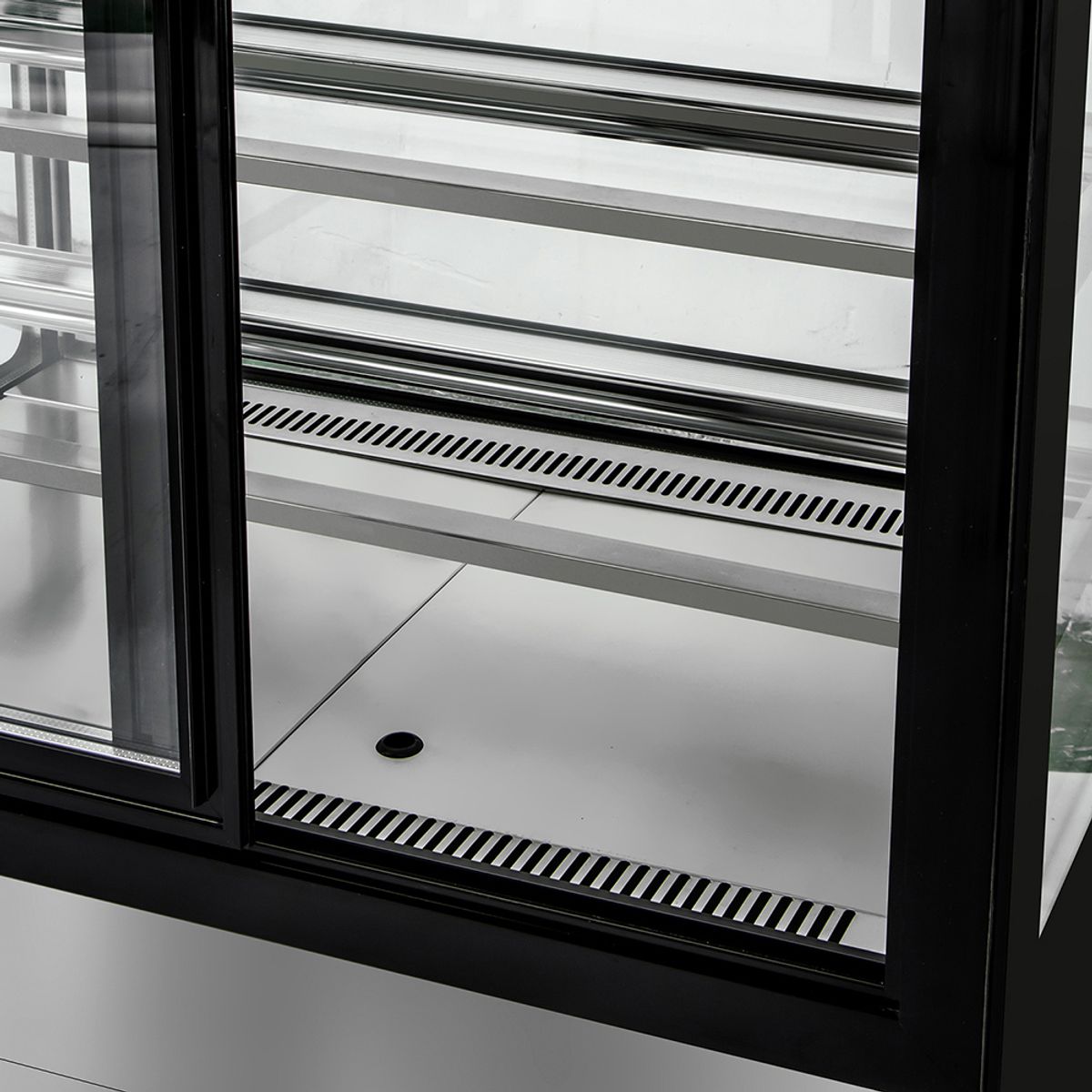 VENTUS - Vitrina Refrigerada Curva  3 repisas VP-1500 Ventus