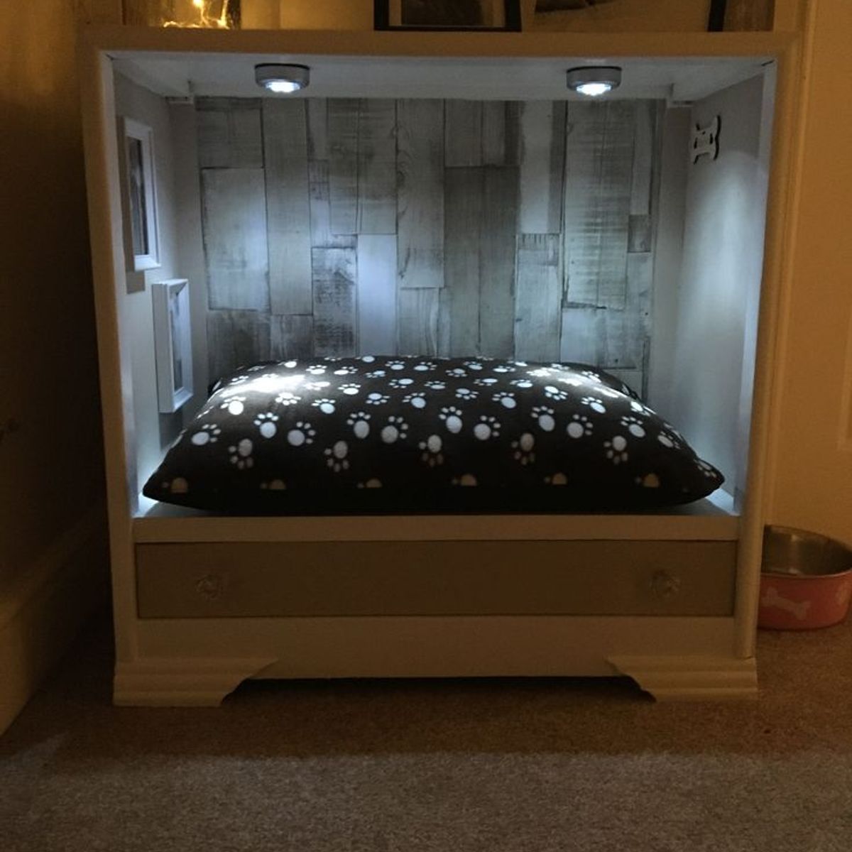 MOBILIARI - MP CAMA PARA MASCOTAS + 2 FOCOS DICROICOS - PARCA