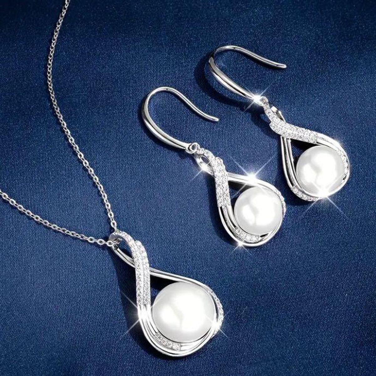 GENERICO - Collar y aretes perlas plateadas