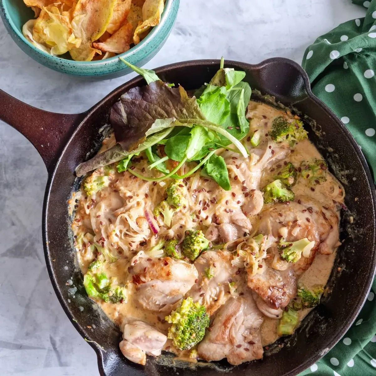 VICTORIA - Sartén 30 Cm 3 Litros Hierro Fundido Inducción Victoria Precurado