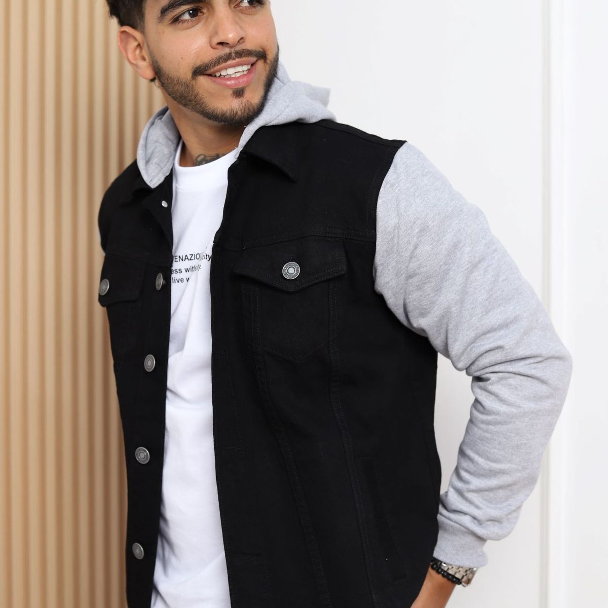 QH - Casaca Denim con Mangas y Capucha de Franela para Hombre