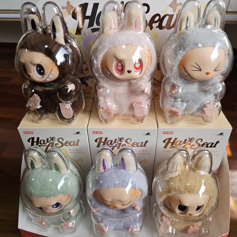 KAWAI - Dupe Bubu Sorpresa con Luz Sonido y Protector Acrílico Have a Seat