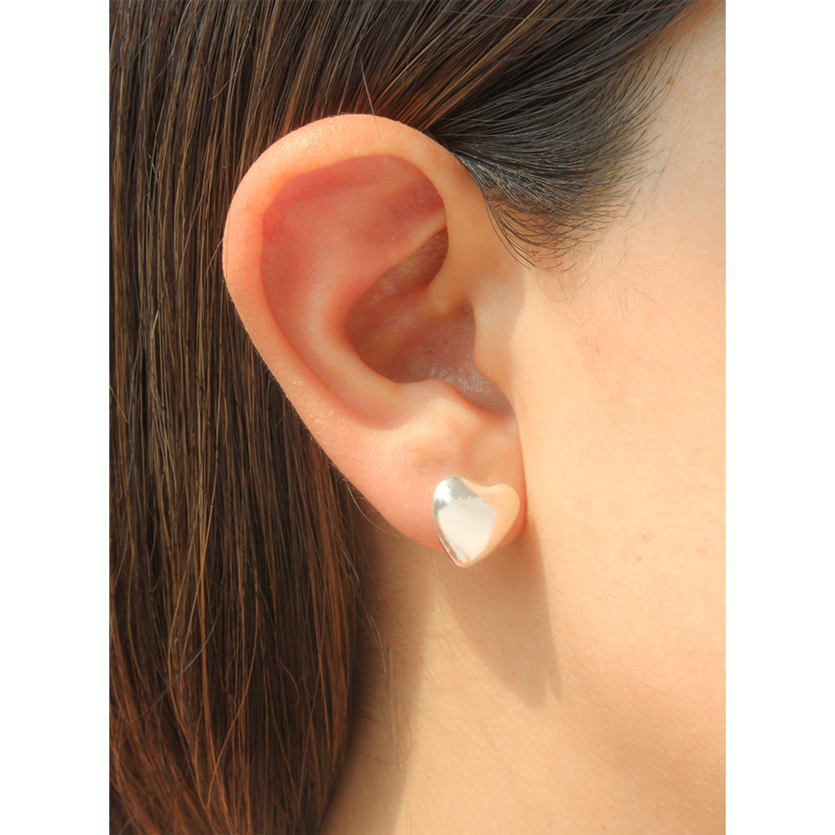 CLEO JOYAS & ACCESORIOS - Arete Corazón Bombeado Plata