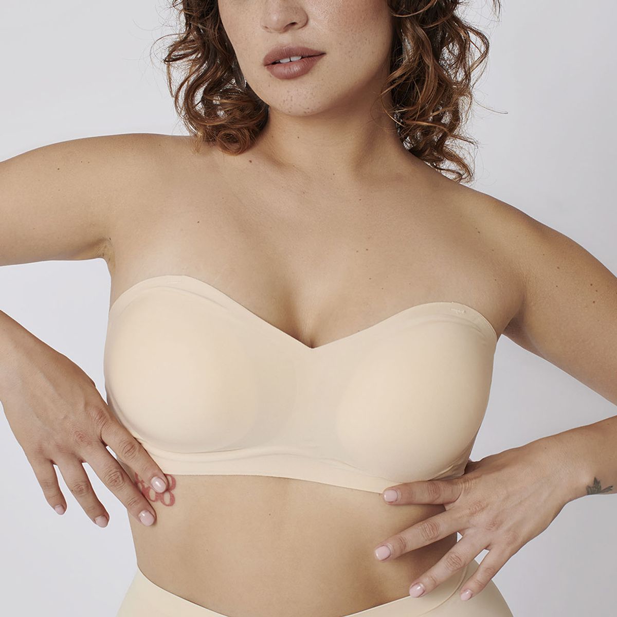 BENIE - Sostén Strapless Sin Costuras