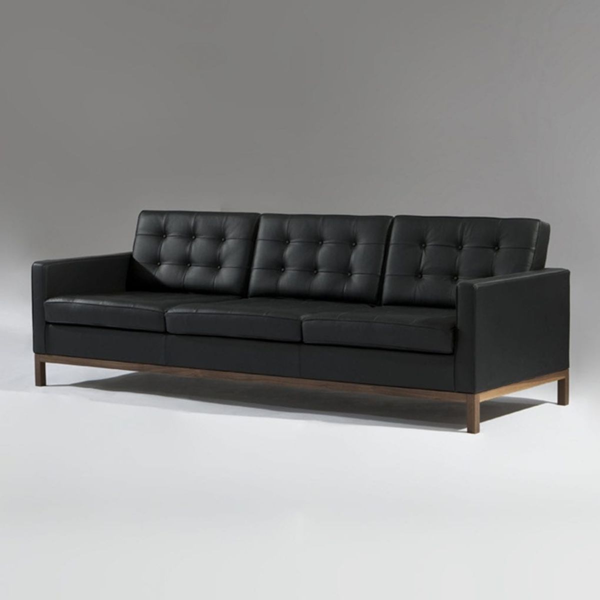 ARTSOFA - SOFA DE 3 ASIENTOS KNOLL EN CUERO NEGRO CON BASE DE MADERA