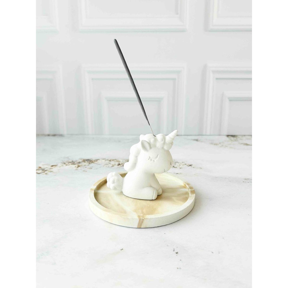 CONKRETE - Portainciensos Unicornio con Base de cemento