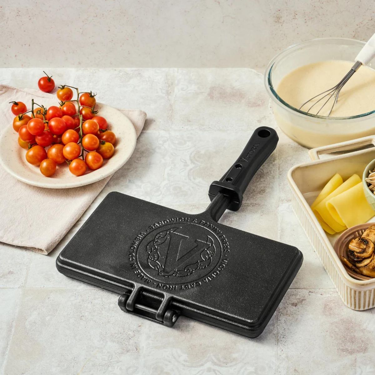 VICTORIA - Sanduchera Doble Victoria Curada