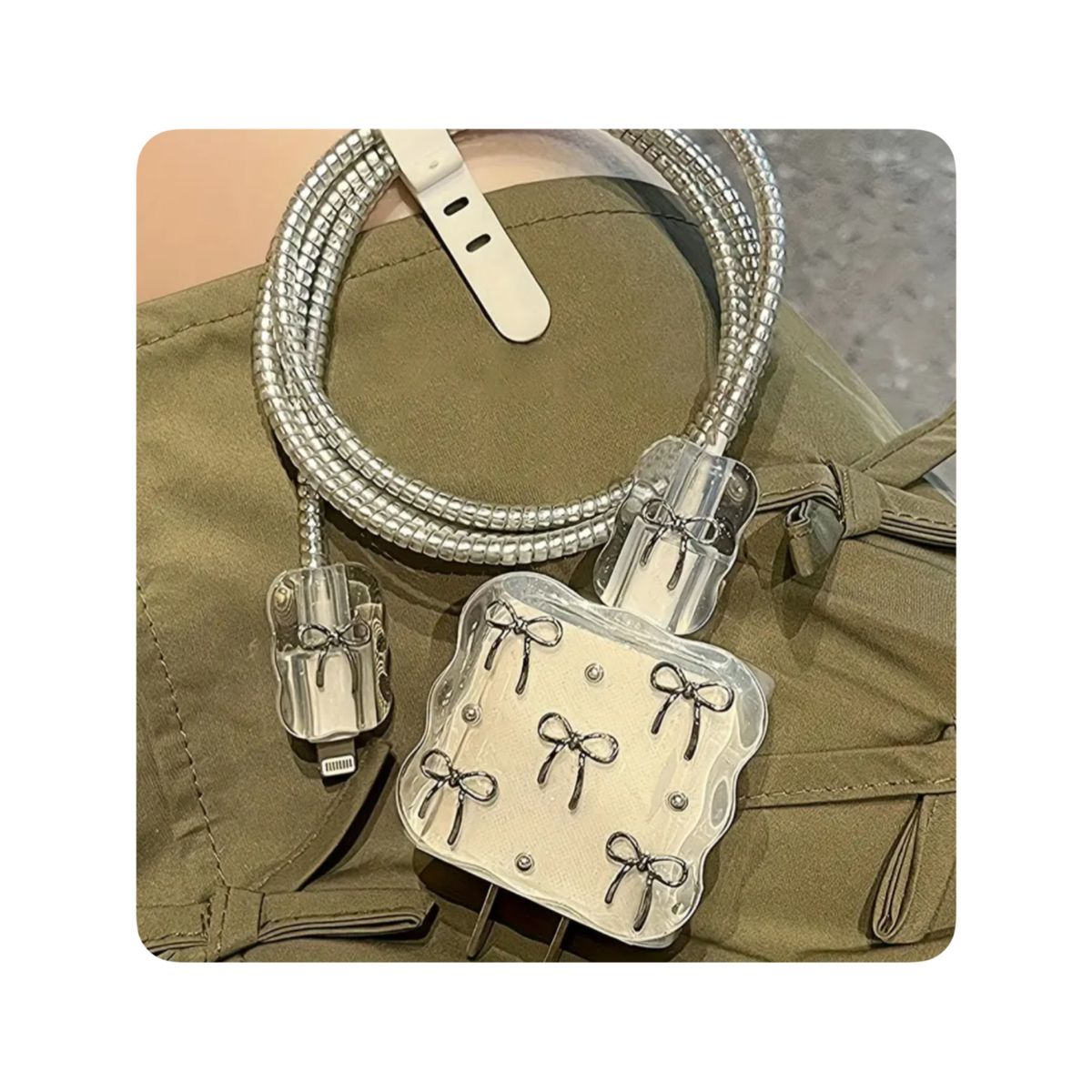 GENERICO - Protector Decorativo "Lazos" para Cargador de Iphone 20 W