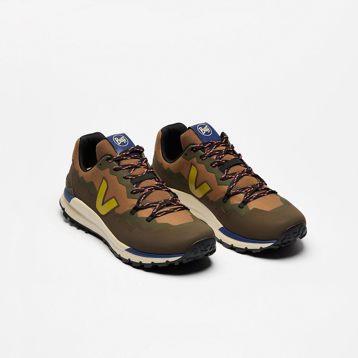 VEJA - Zapatilla fitz roy trek-shell Café