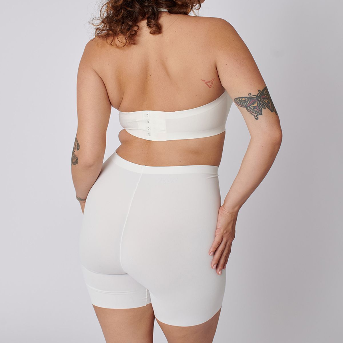 BENIE - Sostén Strapless + Short modelador