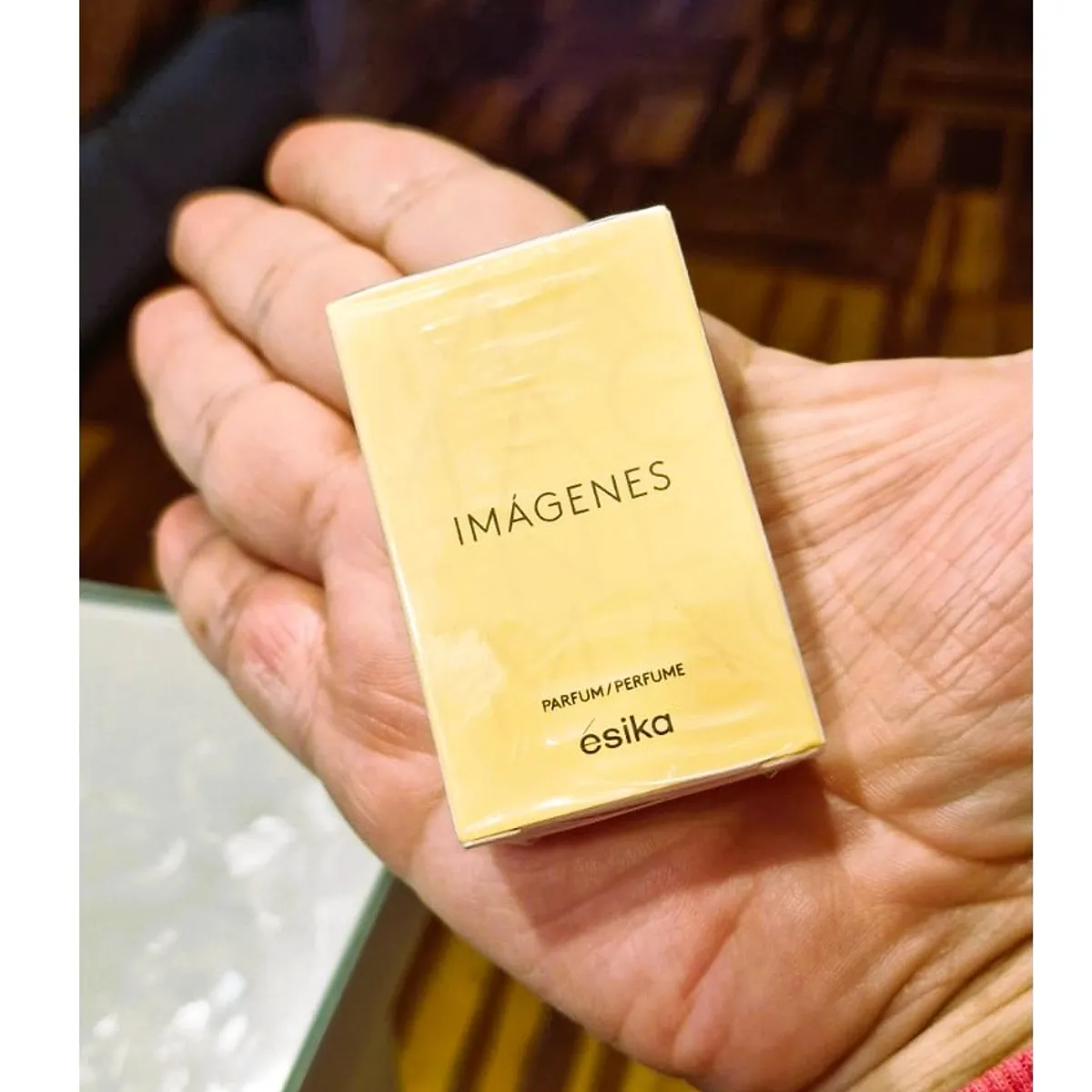 ESIKA - Perfume Imágenes Miniatura de Colección Elegante Concentrado