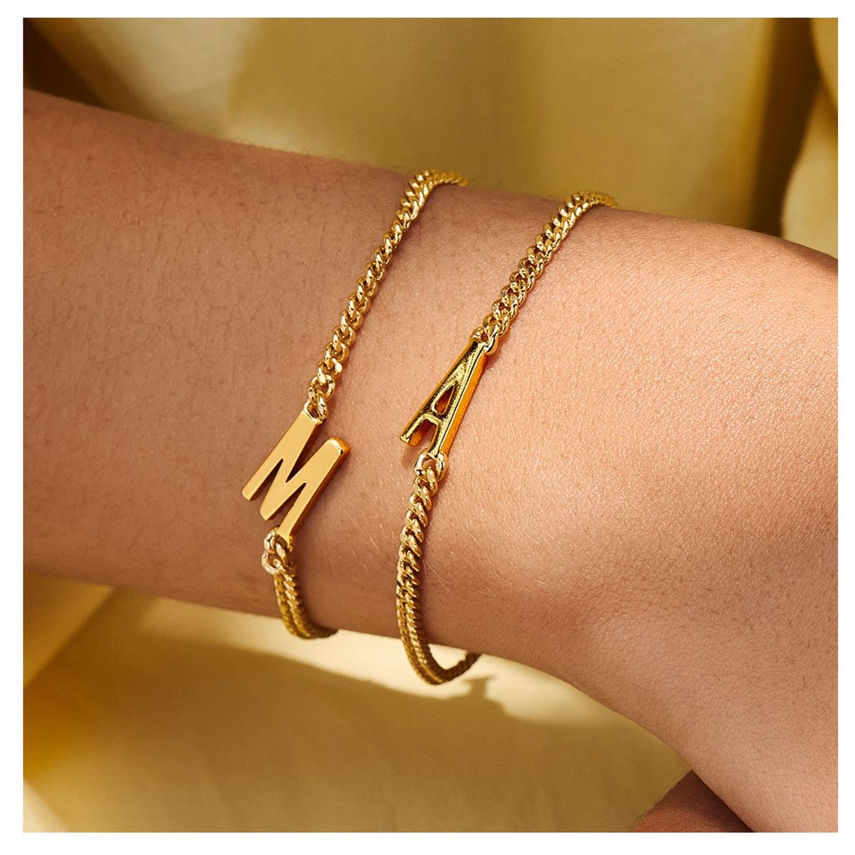 YANBAL - Pulsera Inicial F - Personalizada - YANBAL DORADA