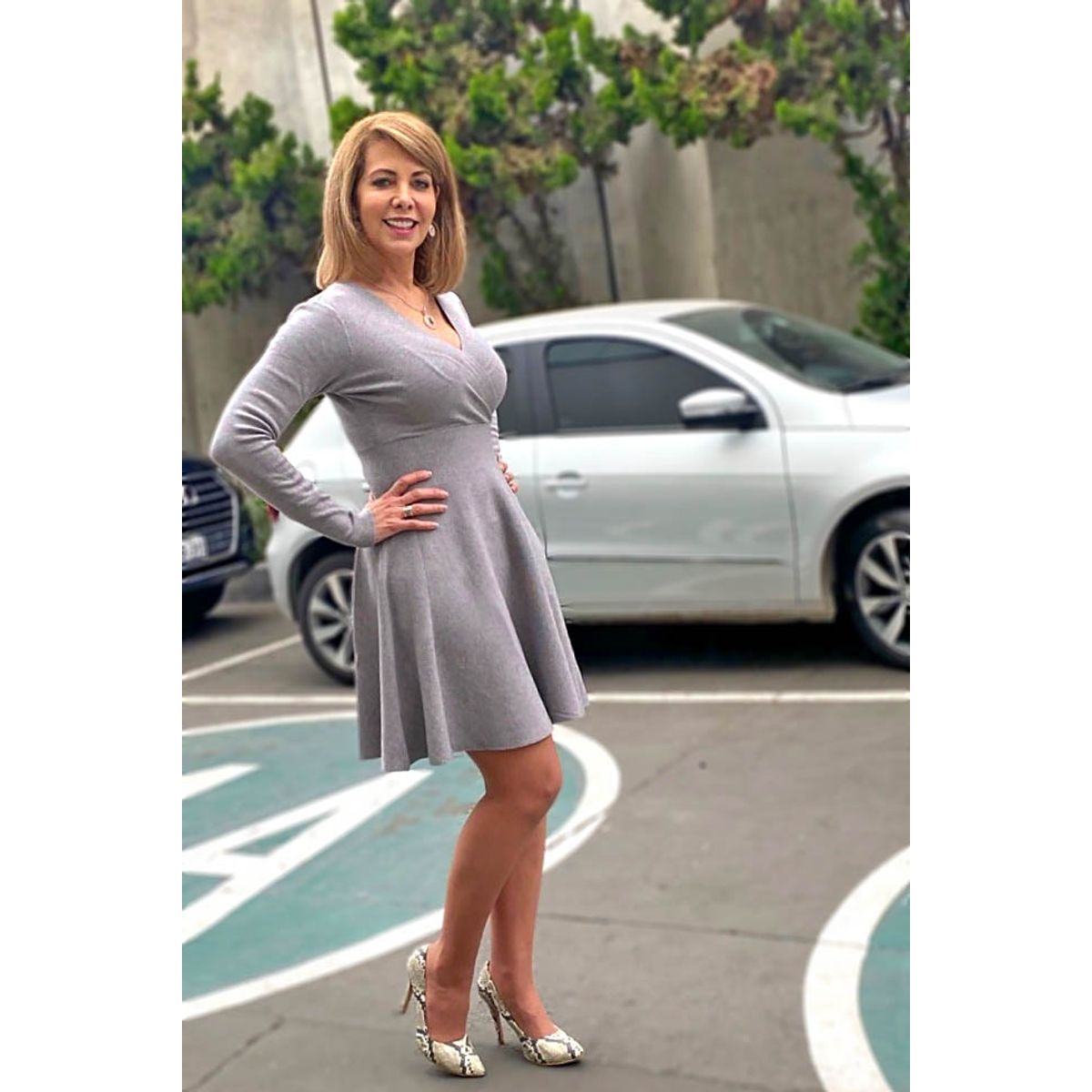 ARMA TU LOOK - VESTIDO RIHANNA ESCOTE CRUZADO FALDA EN A ARMA TU LOOK