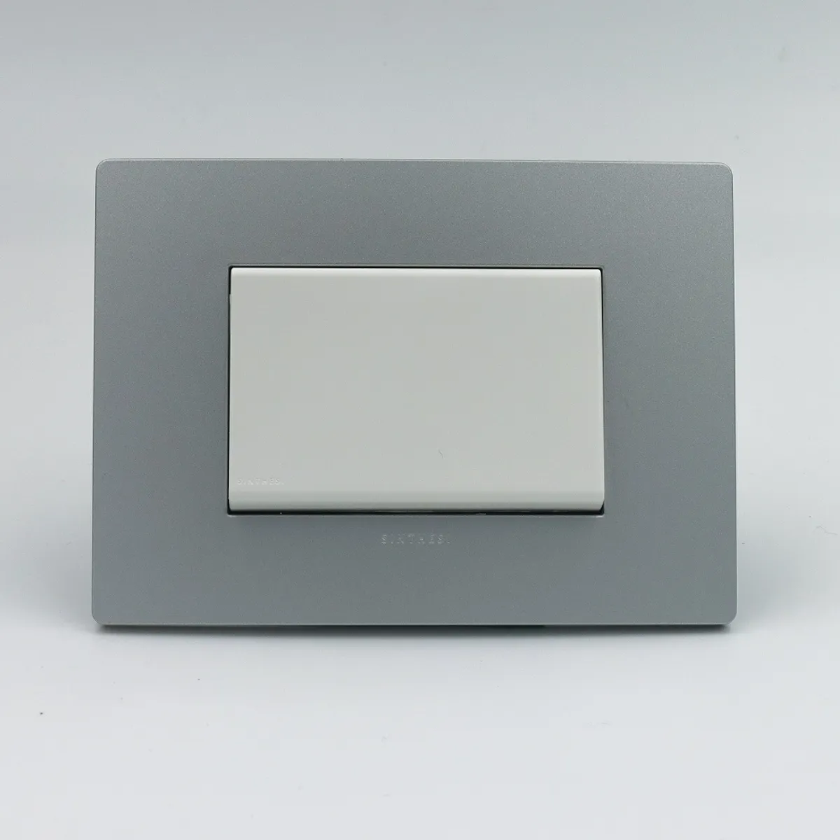SINTHESI - CONMUTADOR DE 4 VIAS TECLON S33 PLACA PLATA Y DADOS S22 BLANCOS