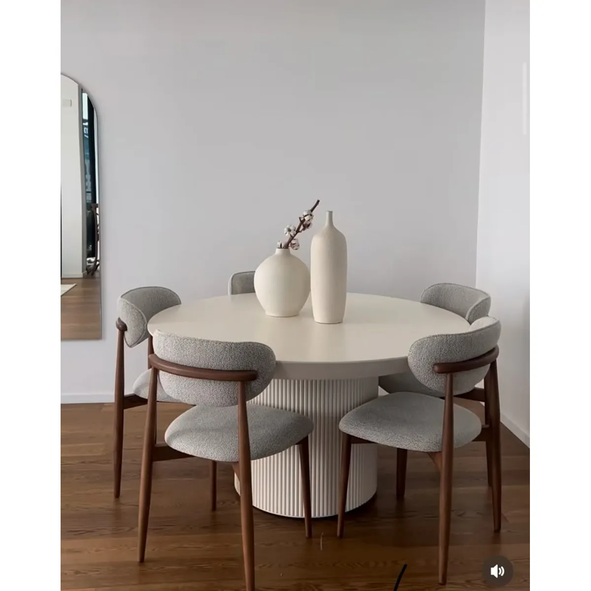 STIL NOVO - JUEGO DE COMEDOR 5 SILLAS FERNANDO PLATA