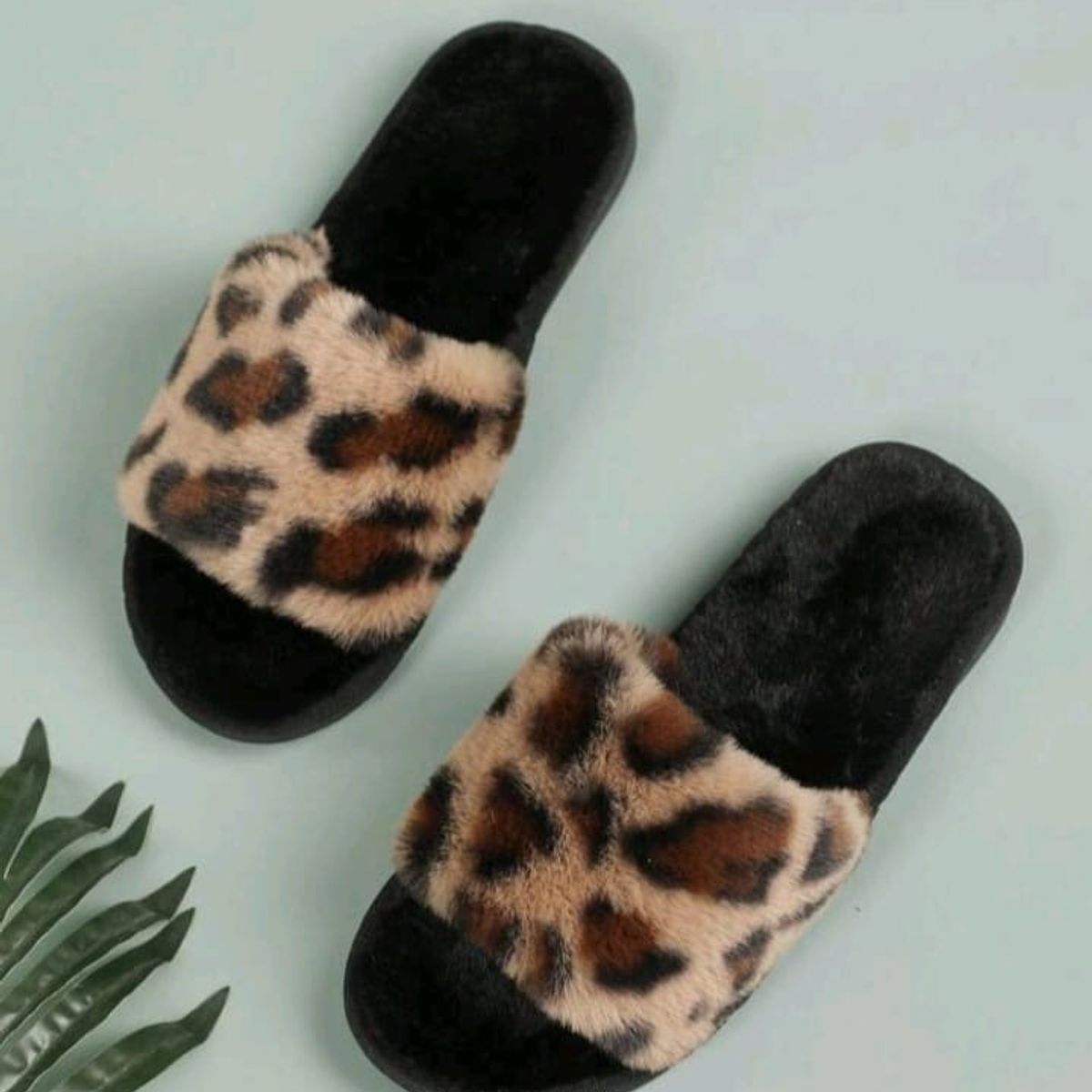 GENERICO - PANTUFLAS DE PELUCHE -TALLA IMPORTADA: CN38 – 39 ( PERU 36 -37 )