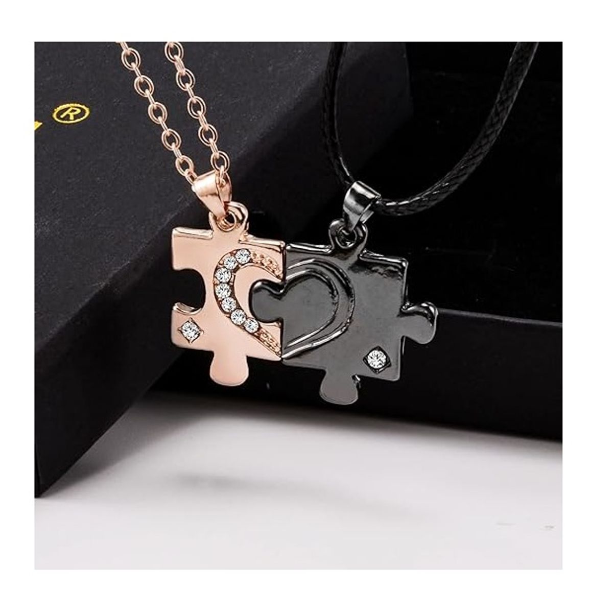 FERNANDA ROMERO JOYAS Y ACCESORIOS - COLLARES PARA PAREJAS ROMPECABEZAS - 2 COLLARES NEGRO Y ORO ROSADO