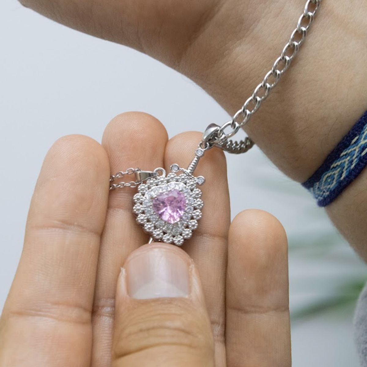 CLEO JOYAS & ACCESORIOS - Set Corazón y Espada Dorado Rosa Plateado Acero