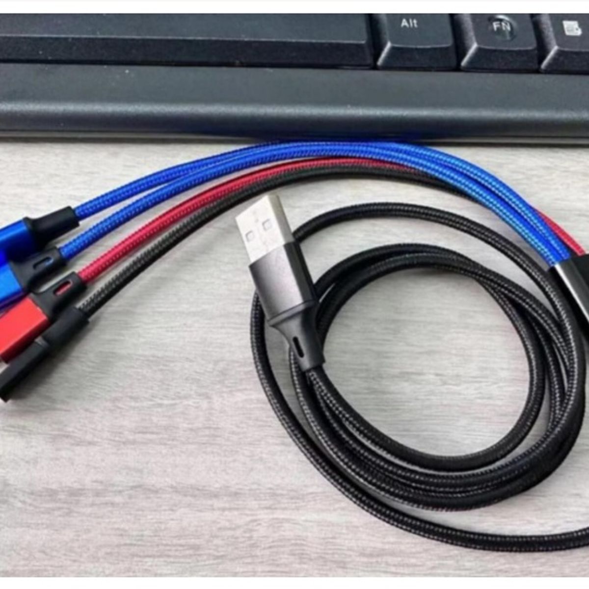 SMART - PACK CARGADOR DE AUTO 66W NEGRO 4 PUERTOS  Y CABLE 4 EN 1 CARGA RAPIDA