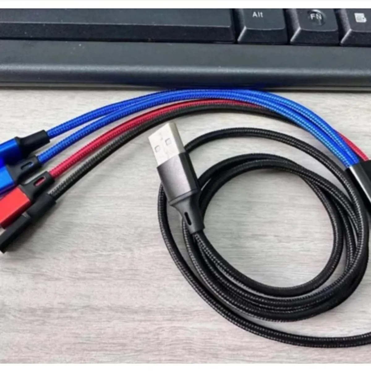 SMART - PACK CARGADOR DE AUTO 150W NEGRO 5 PUERTOS  Y CABLE 4 EN 1 CARGA RAPIDA