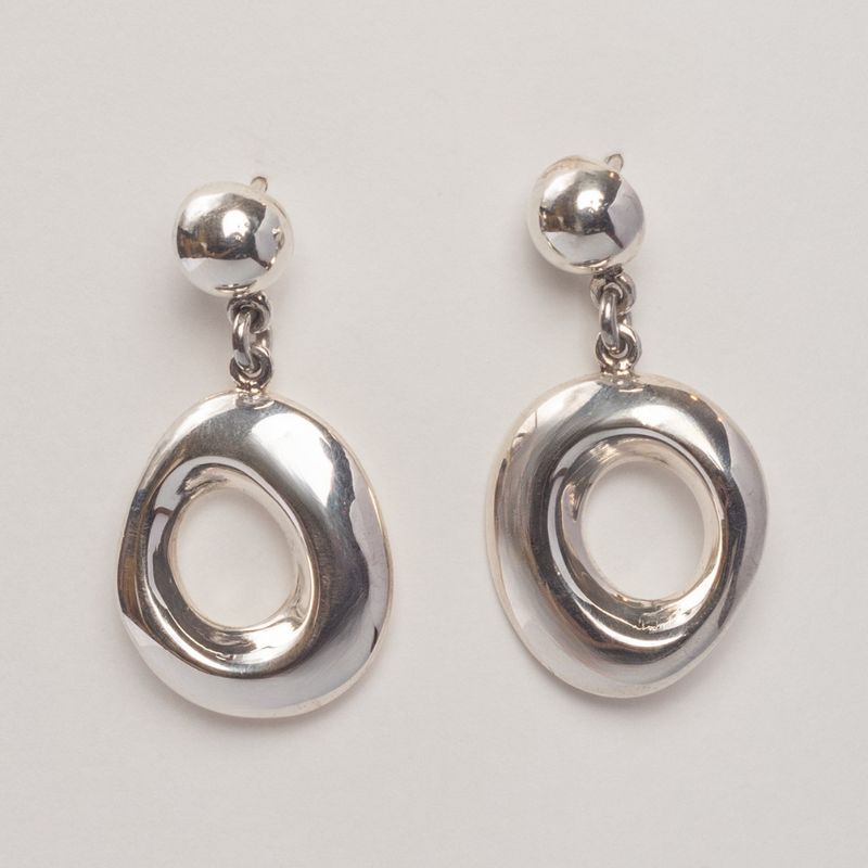 VANDRALA - ARETE DE PLATA OVALADO MEDIANO