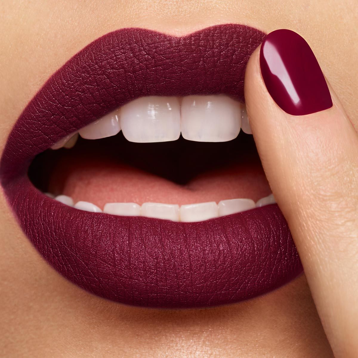 ESIKA - labial mate color addiction