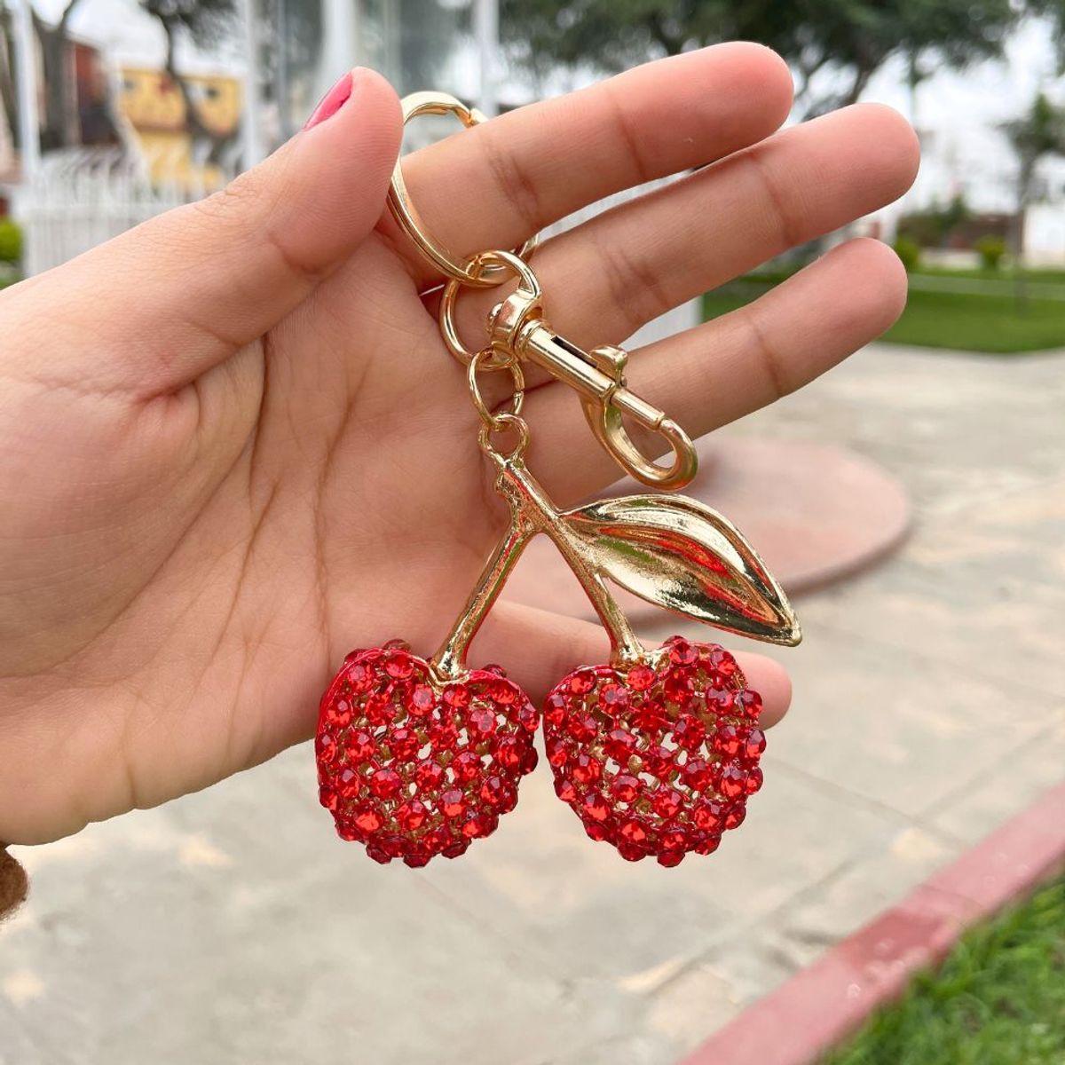 KAST PE - Dupe Llavero de Cereza Couture para Bolso - Crystal Berry