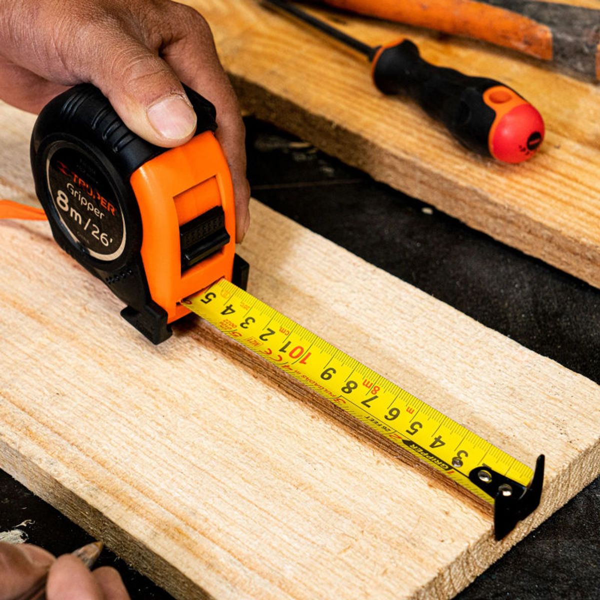 TRUPER - Cinta métrica Flexómetro Gripper contra impactos 8 m cinta 25 mm Truper - 14579