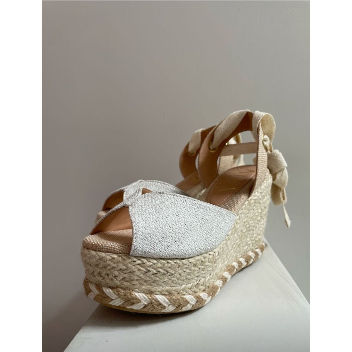 AMA OUTFITTERS - SANDALIAS CON PLATAFORMA TEJIDA GAIA