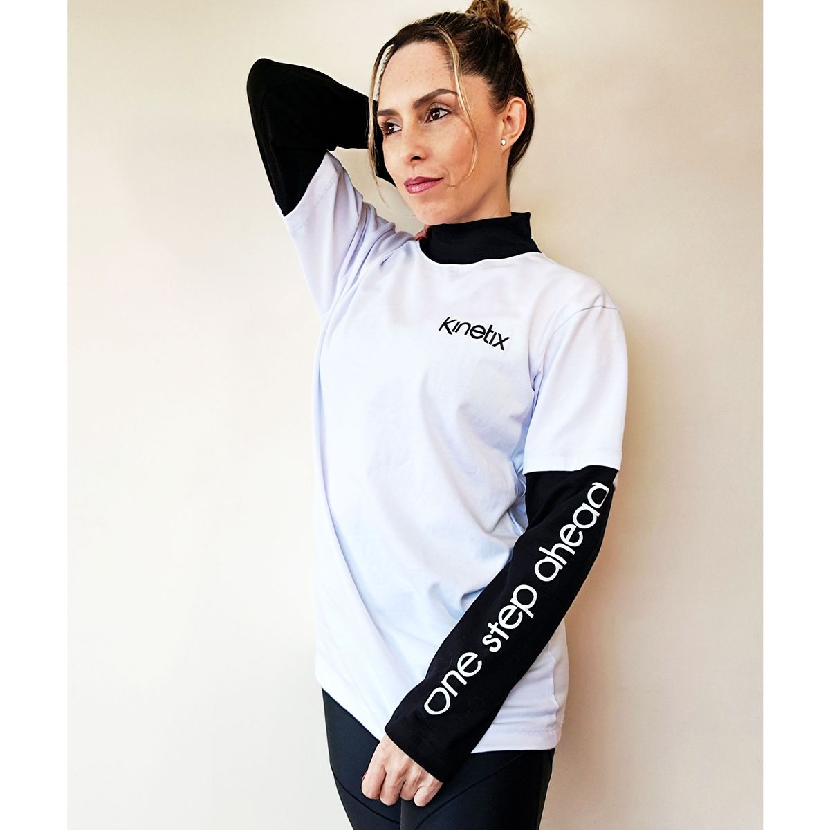 KINETIX - Polo Manga Larga Oversized Street Form Algodón Mujer Blanco