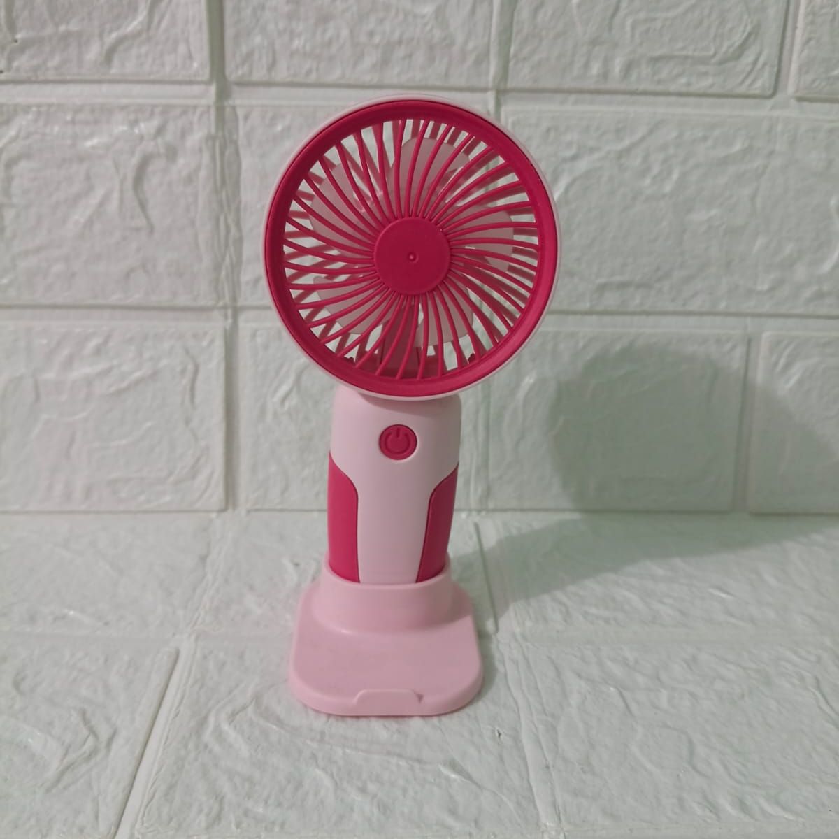 GENERICO - VENTILADOR PORTATIL ROSADO CON BASE