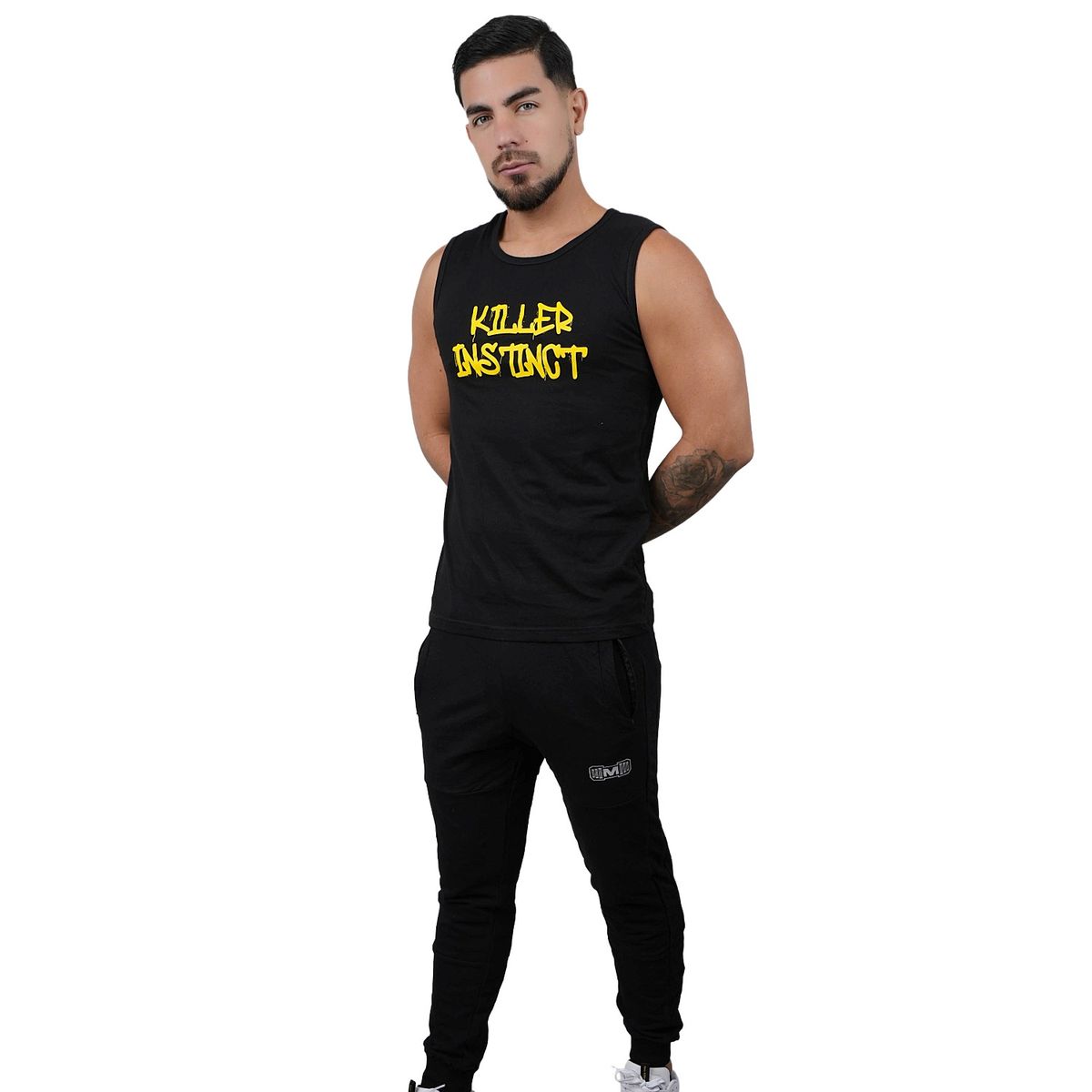 M MUSCLE MUSEUM - Polo Manga Cero Color Negro Killer Instinct para Hombre
