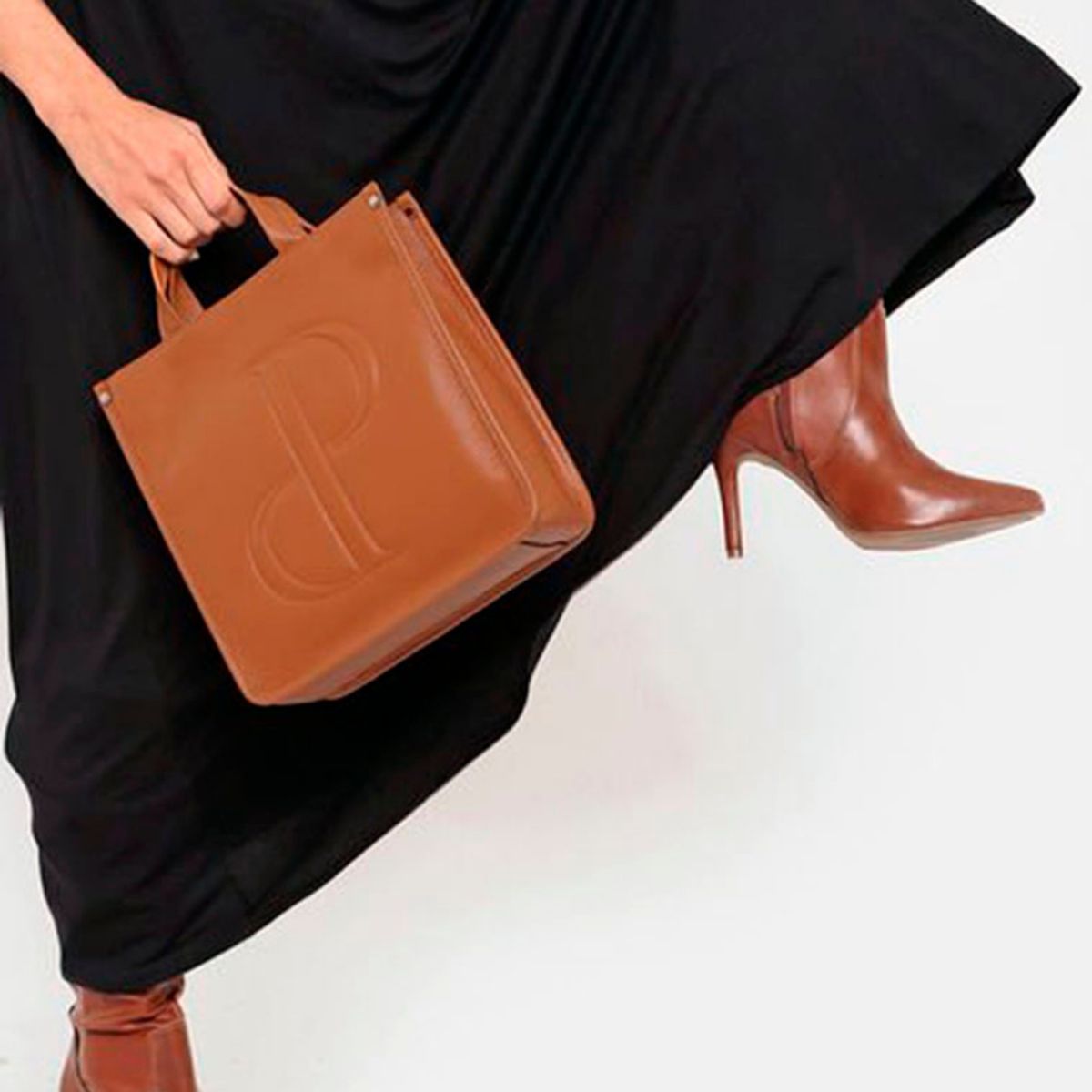 PRUNE - CARTERA DE MANO ODETE EN CUERO GRANEADO