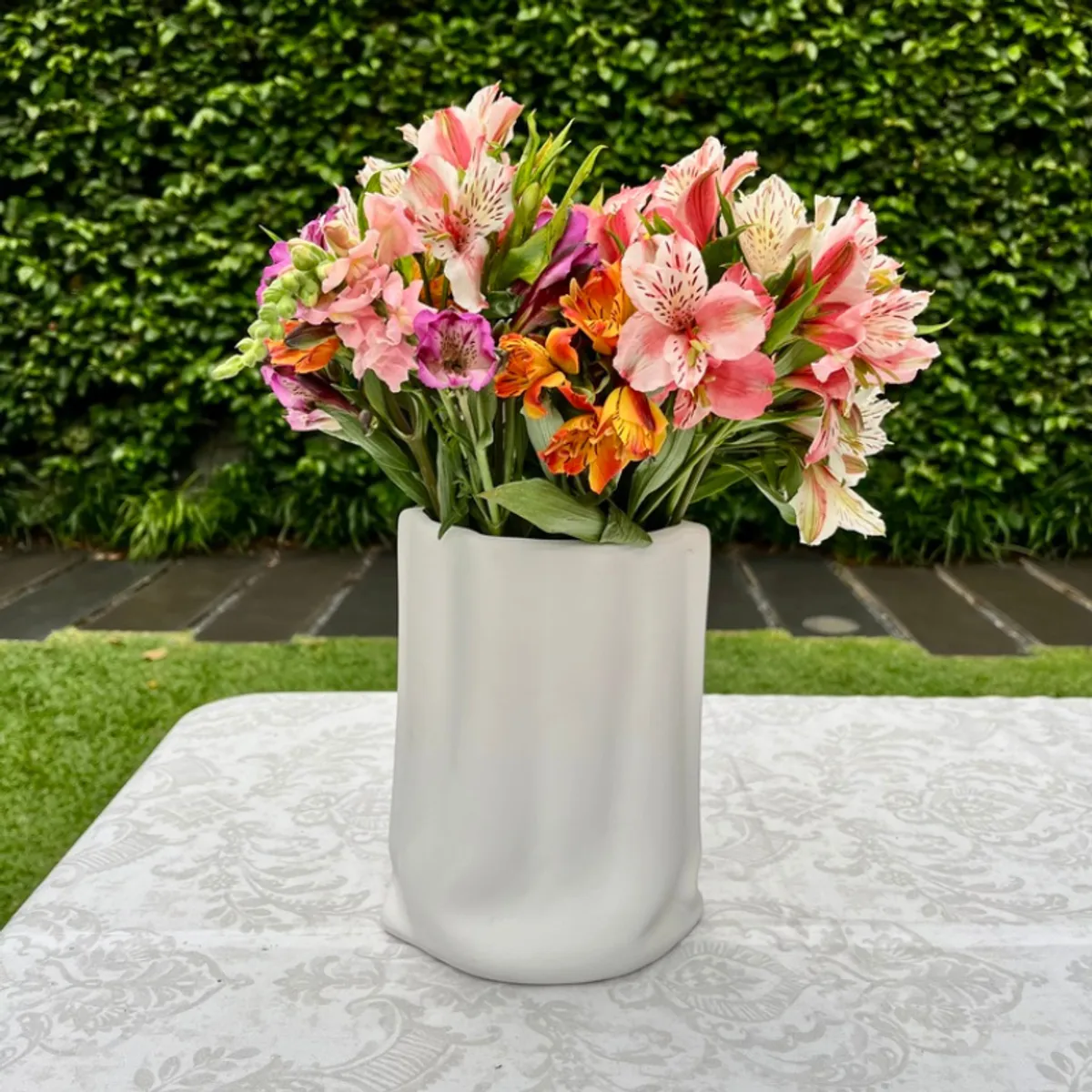 PIA COPELLO STORE - Florero de Cerámica Circular Brillante - Blanco