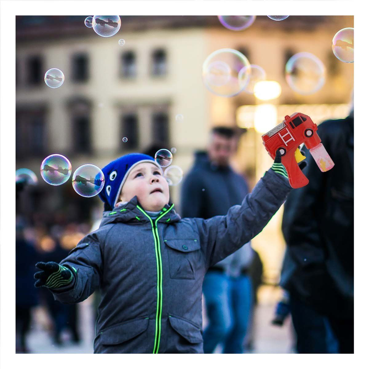 RYBIU IMPORT - Lanzador de Esferas de Jabon en Rojo Y+Ligas de Regalo