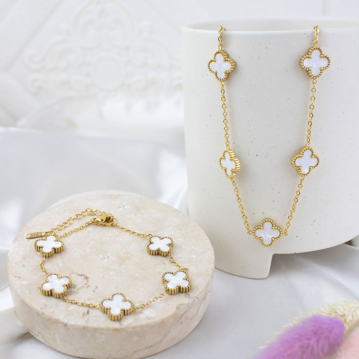 CLEO JOYAS & ACCESORIOS - Pulsera 5 Treboles Nacarado