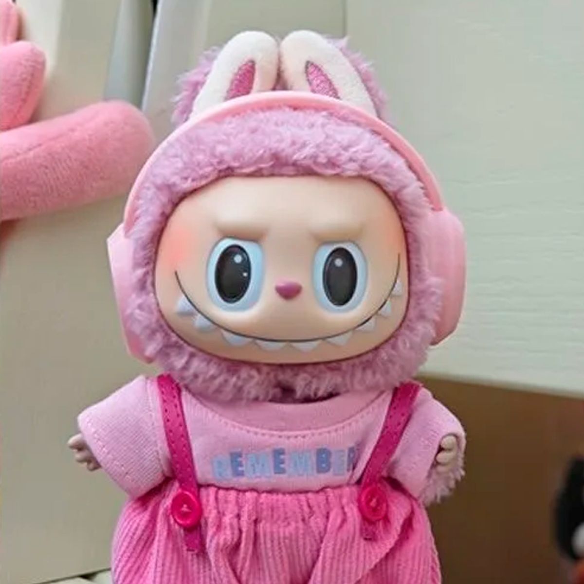 POP MART - Accesorio Labubu Audifono Color Rosa