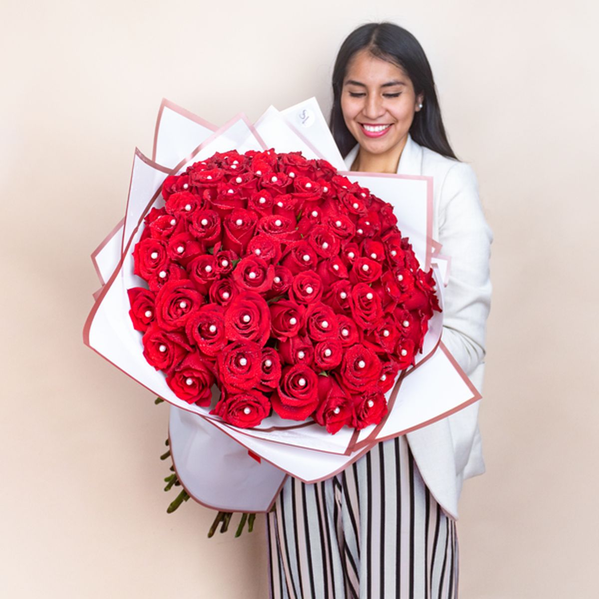 GENERICO - Ramo Buchón 100 rosas con Perlas