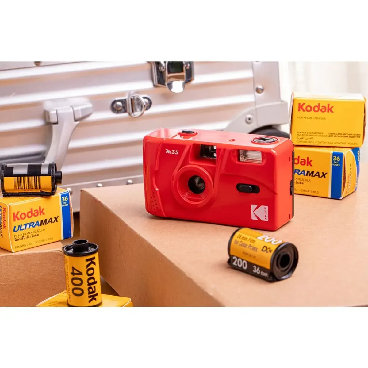 KODAK - Cámara Fotográfica de película  Escarlata reutilizable, flash integrado