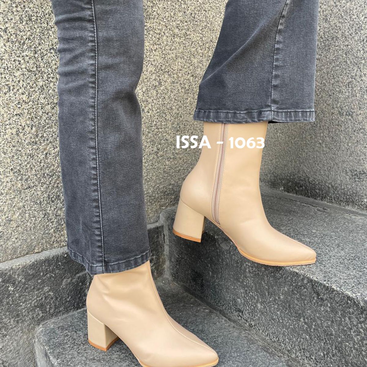 GENERICO - BOTINES XIO EN TACO DE 5 CM EN TONO BEIGE