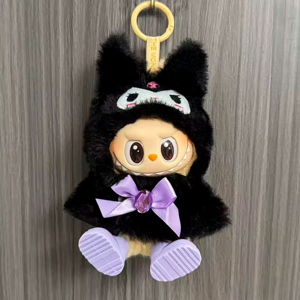 POP MART - Ropa Labubu Disfraz Kuro Purple Ribbon