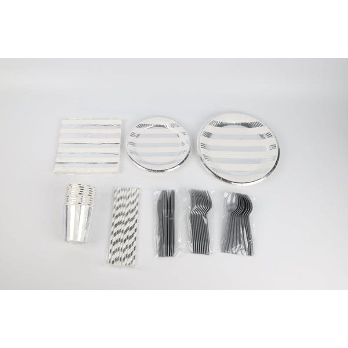 PIA COPELLO STORE - Set de Vajilla Descartable 80 Piezas - Rayas Plateadas