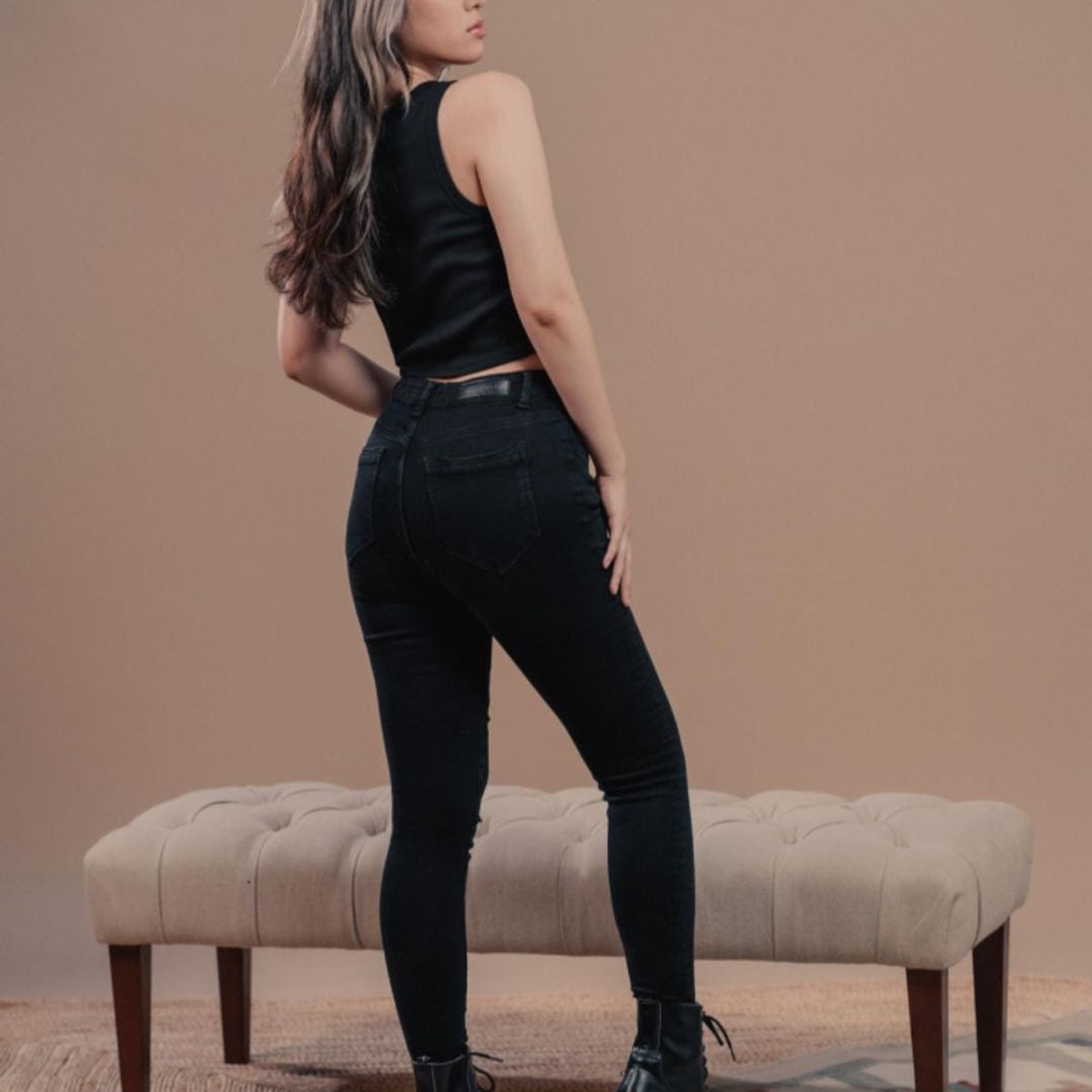 ESTIVANELI - Jeans Super Stretch Estivaneli Skinny Fit para Dama Negro Tiro Alto