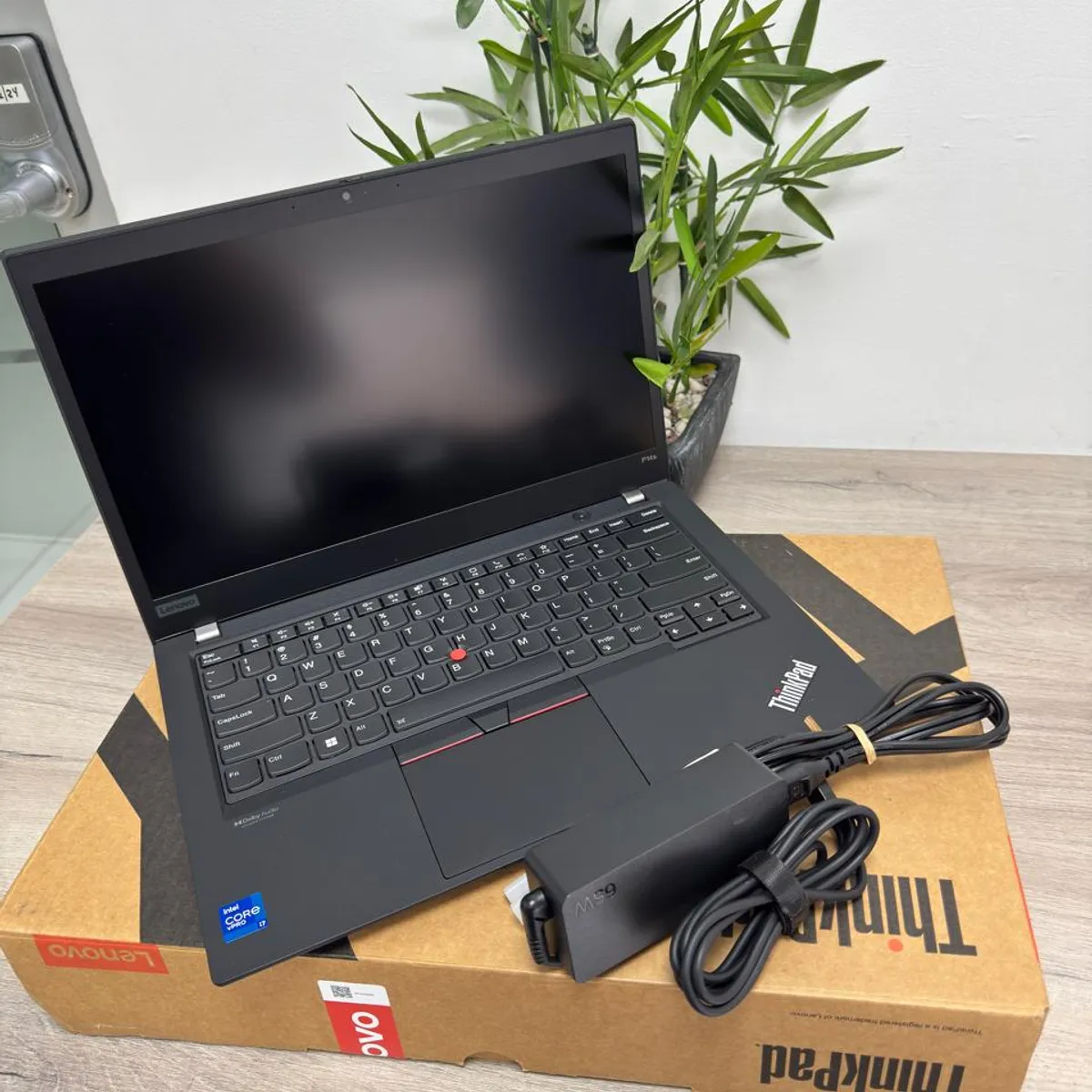 LENOVO - Lenovo ThinkPad P14s de 2.ª GEN, i7-1185G7 3,00 GHz, 32 GB RAM, SSD de 512 GB, T500